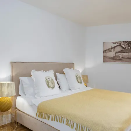Apartman Modern-17 By Interhome *